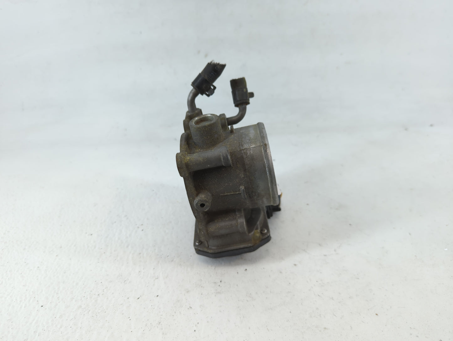 2014-2019 Kia Soul Throttle Body P/N:35100-2E000 Fits Fits 2011 2012 2013 2014 2015 2016 2017 2018 2019 2020 2021 OEM Used A