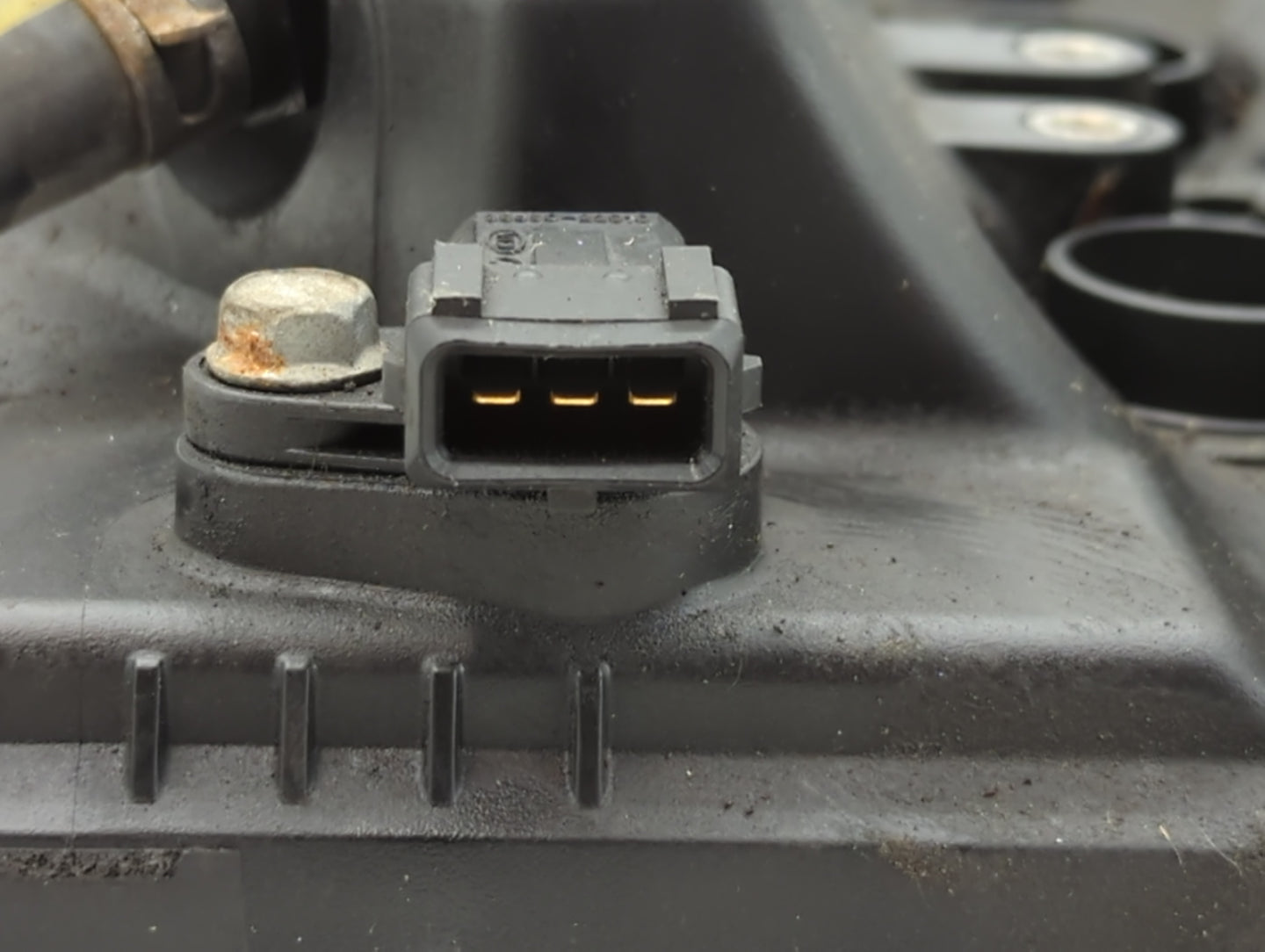 2014 Kia Soul Driver Left Cylinder Head Valve Cover P/N:22410-2E210 Fits OEM Used Auto Parts - Oemusedautoparts1.com