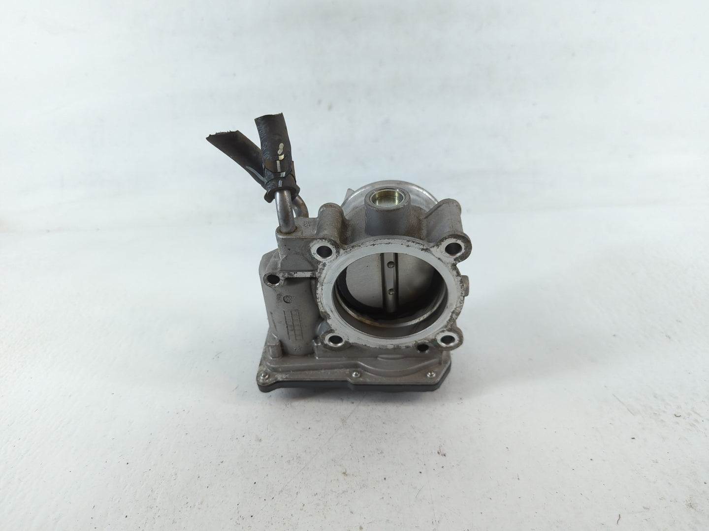 2014-2019 Kia Soul Throttle Body P/N:35100-2E000 Fits Fits 2011 2012 2013 2014 2015 2016 2017 2018 2019 2020 2021 OEM Used A