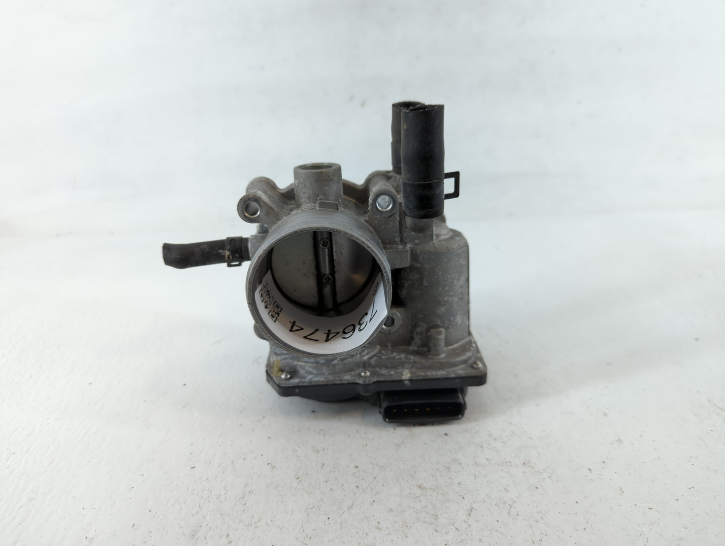 2012-2019 Kia Soul Throttle Body P/N:35100-2B300 Fits Fits 2012 2013 2014 2015 2016 2017 2018 2019 OEM Used Auto Parts - Oem