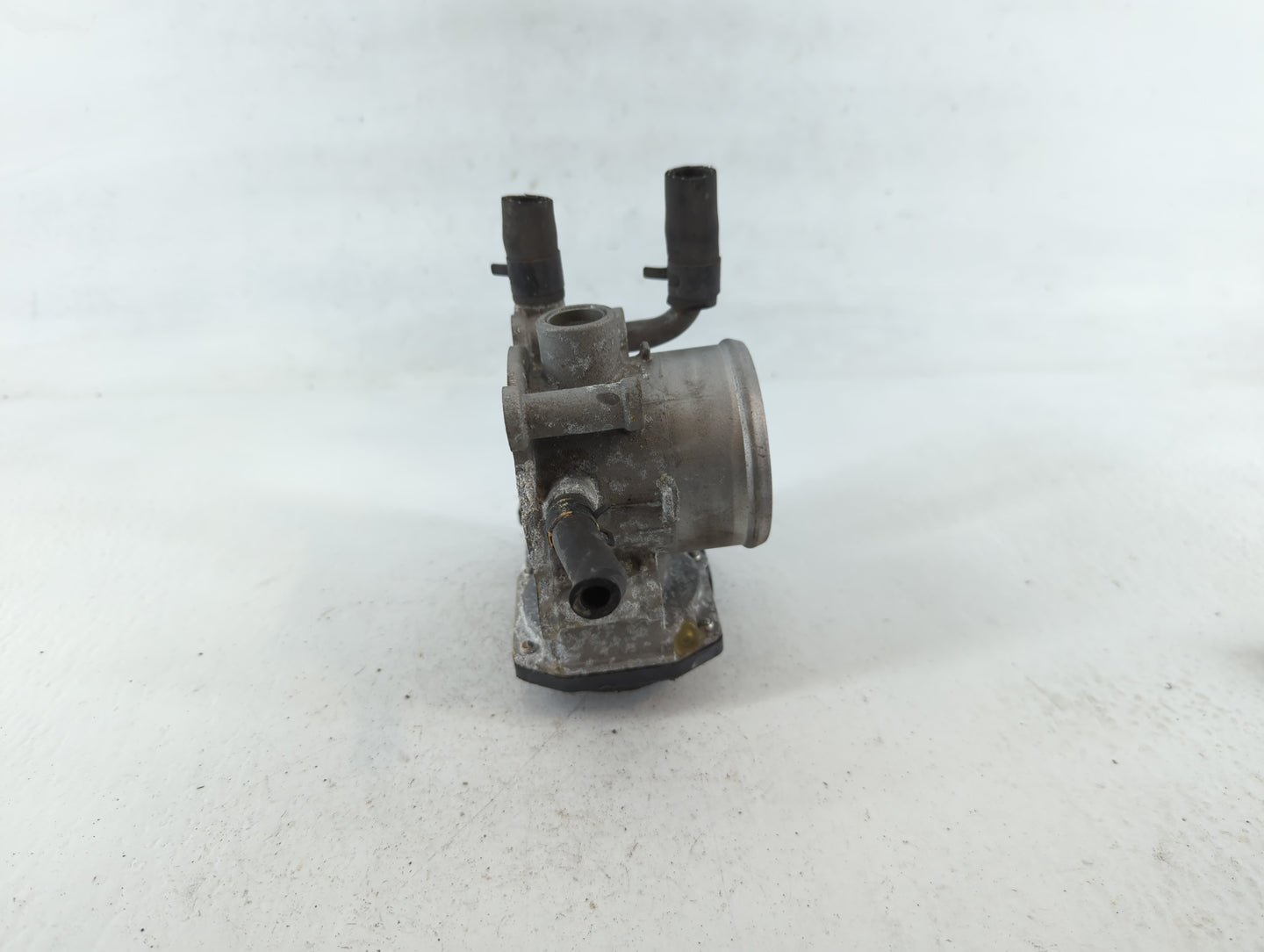 2012-2019 Kia Soul Throttle Body P/N:35100-2B300 Fits Fits 2012 2013 2014 2015 2016 2017 2018 2019 OEM Used Auto Parts - Oem