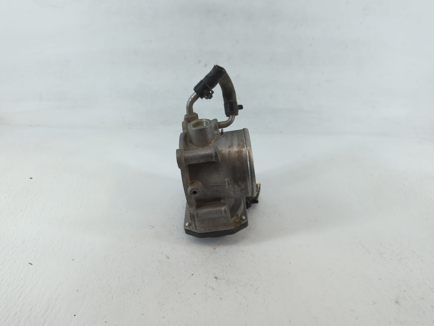 2014-2019 Kia Soul Throttle Body P/N:35100-2E000 Fits Fits 2011 2012 2013 2014 2015 2016 2017 2018 2019 2020 2021 OEM Used A