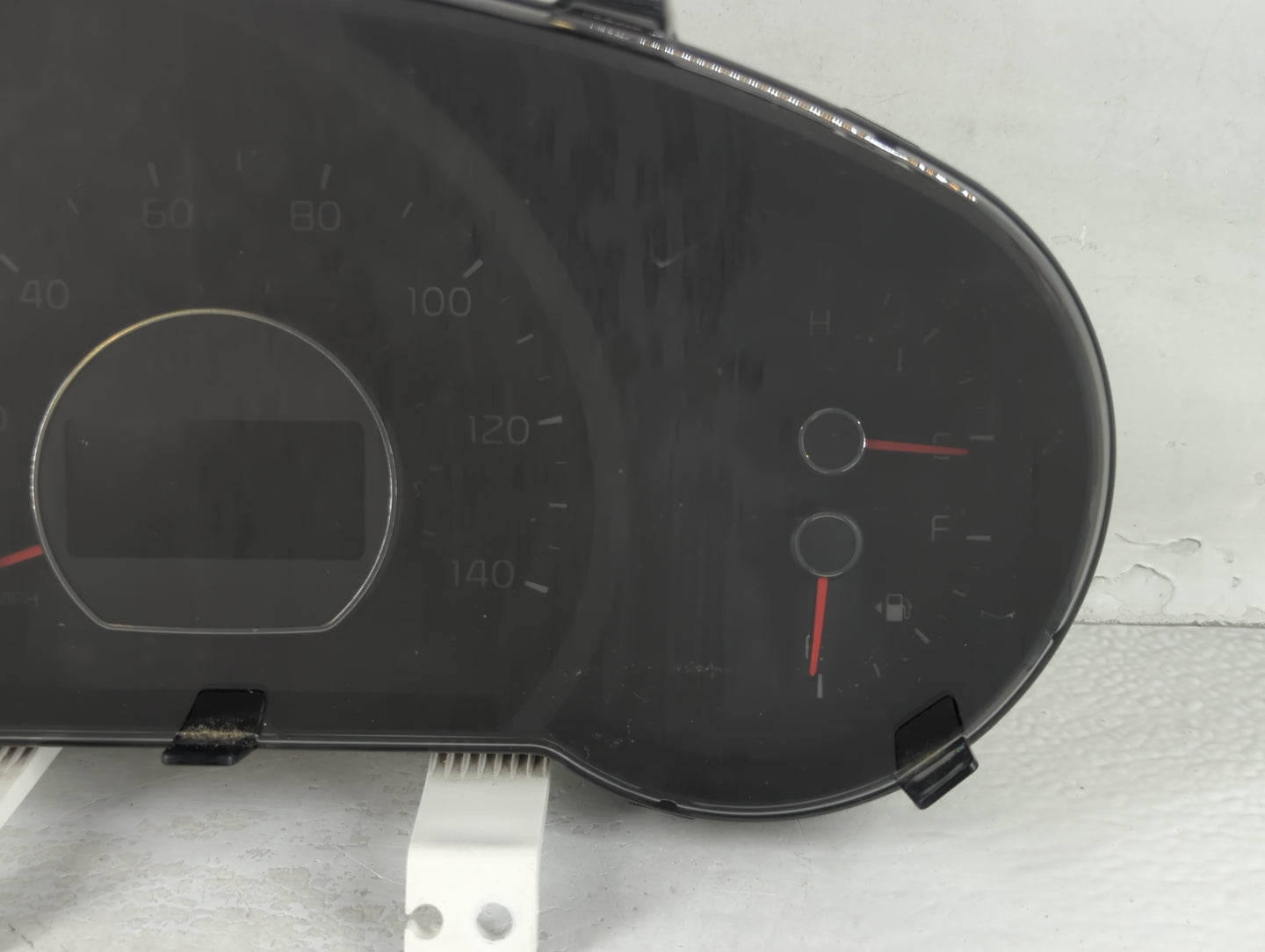 2014-2015 Kia Soul Instrument Cluster Speedometer Gauges P/N:94006-B2530 Fits Fits 2014 2015 OEM Used Auto Parts - Oemusedau
