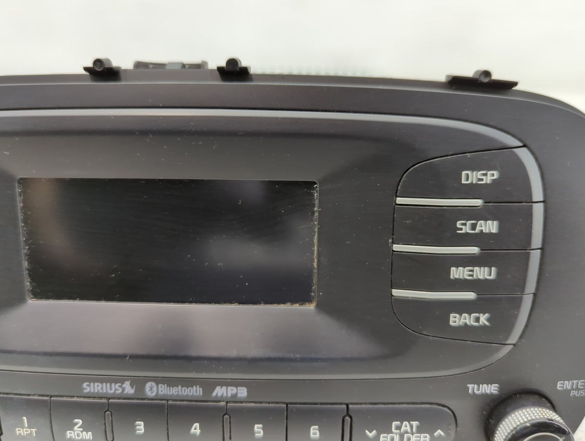 2014-2016 Kia Soul Am Fm Cd Player Radio Receiver 744335 - Oemusedautoparts1.com