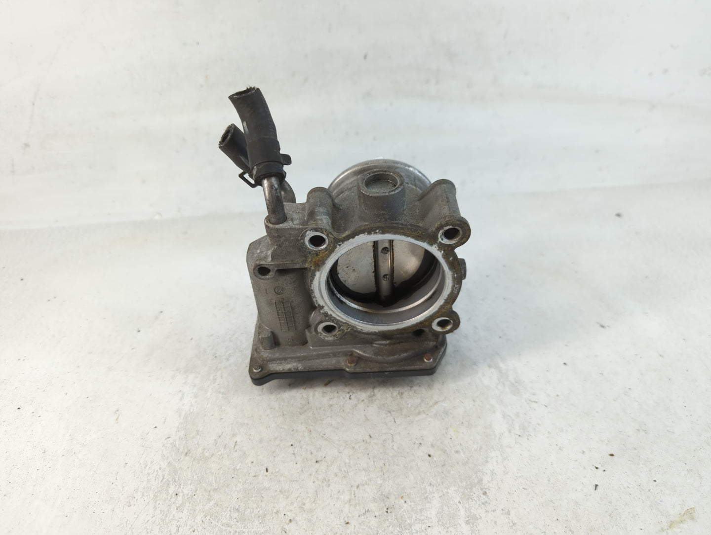 2014-2019 Kia Soul Throttle Body P/N:35100-2E000 Fits Fits 2011 2012 2013 2014 2015 2016 2017 2018 2019 2020 2021 OEM Used A