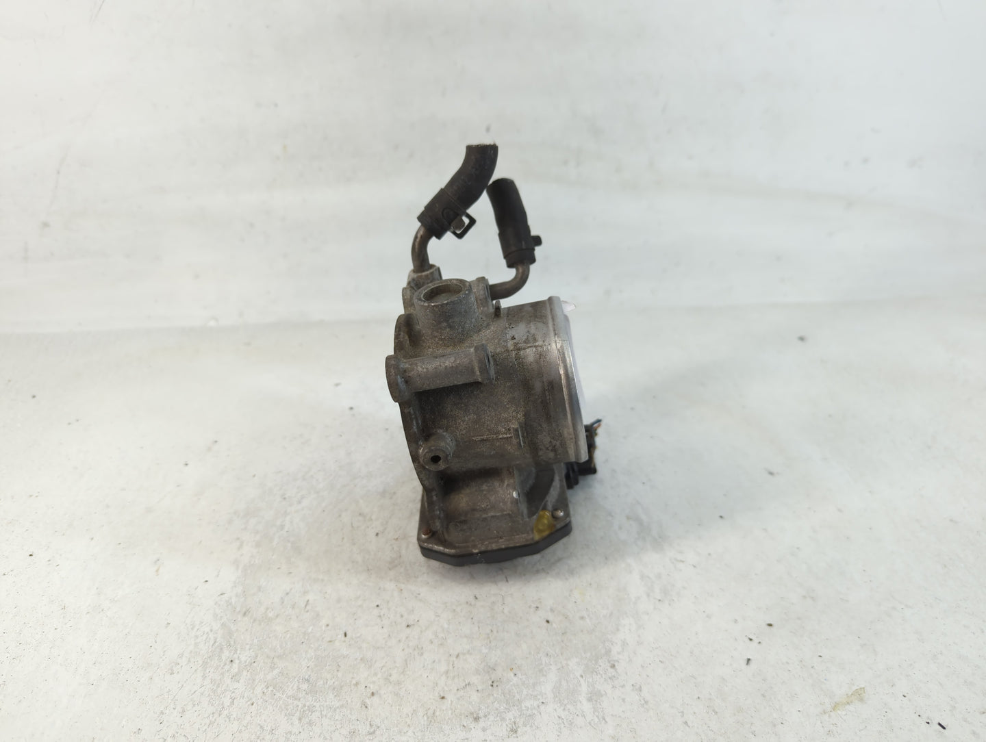 2014-2019 Kia Soul Throttle Body P/N:35100-2E000 Fits Fits 2011 2012 2013 2014 2015 2016 2017 2018 2019 2020 2021 OEM Used A