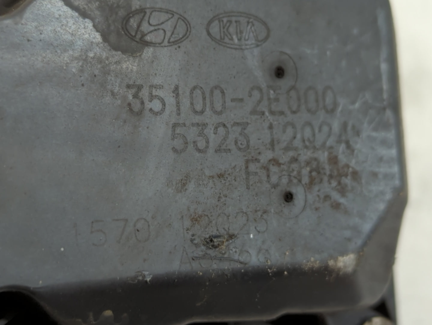 2014-2019 Kia Soul Throttle Body P/N:35100-2E000 Fits Fits 2011 2012 2013 2014 2015 2016 2017 2018 2019 2020 2021 OEM Used A