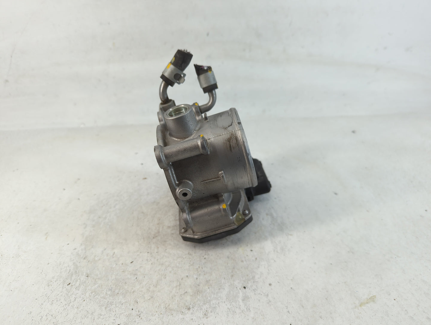 2014-2019 Kia Soul Throttle Body P/N:35100-2E000 Fits Fits 2011 2012 2013 2014 2015 2016 2017 2018 2019 2020 2021 OEM Used A
