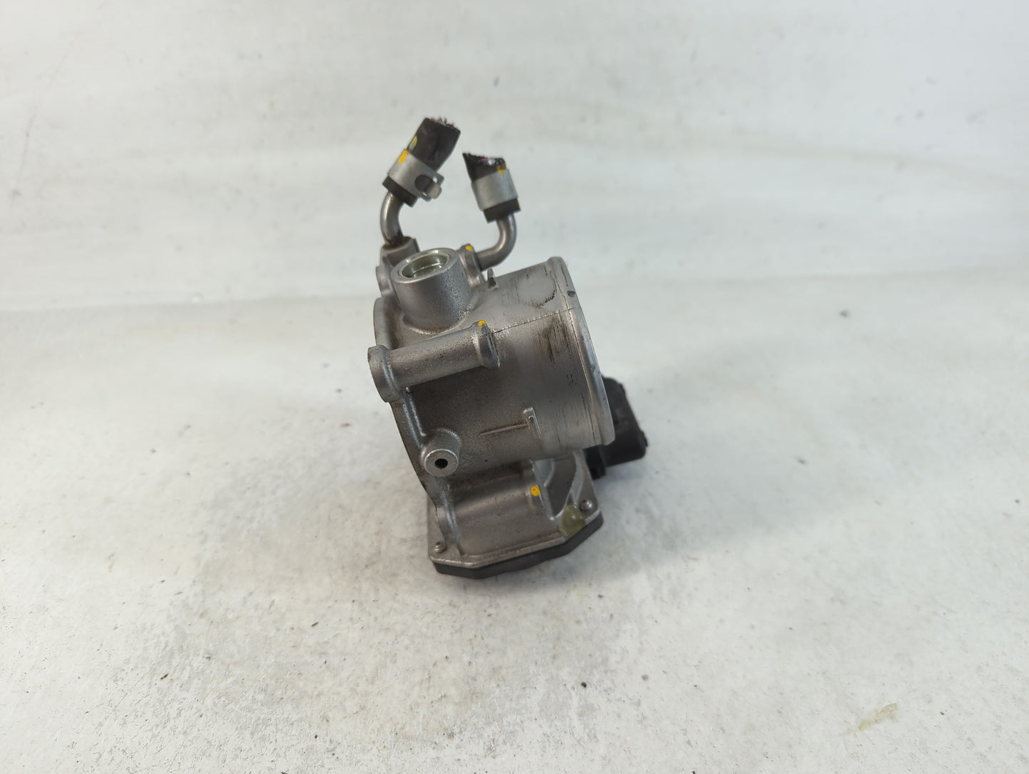 2014-2019 Kia Soul Throttle Body P/N:35100-2E000 Fits Fits 2011 2012 2013 2014 2015 2016 2017 2018 2019 2020 2021 OEM Used A