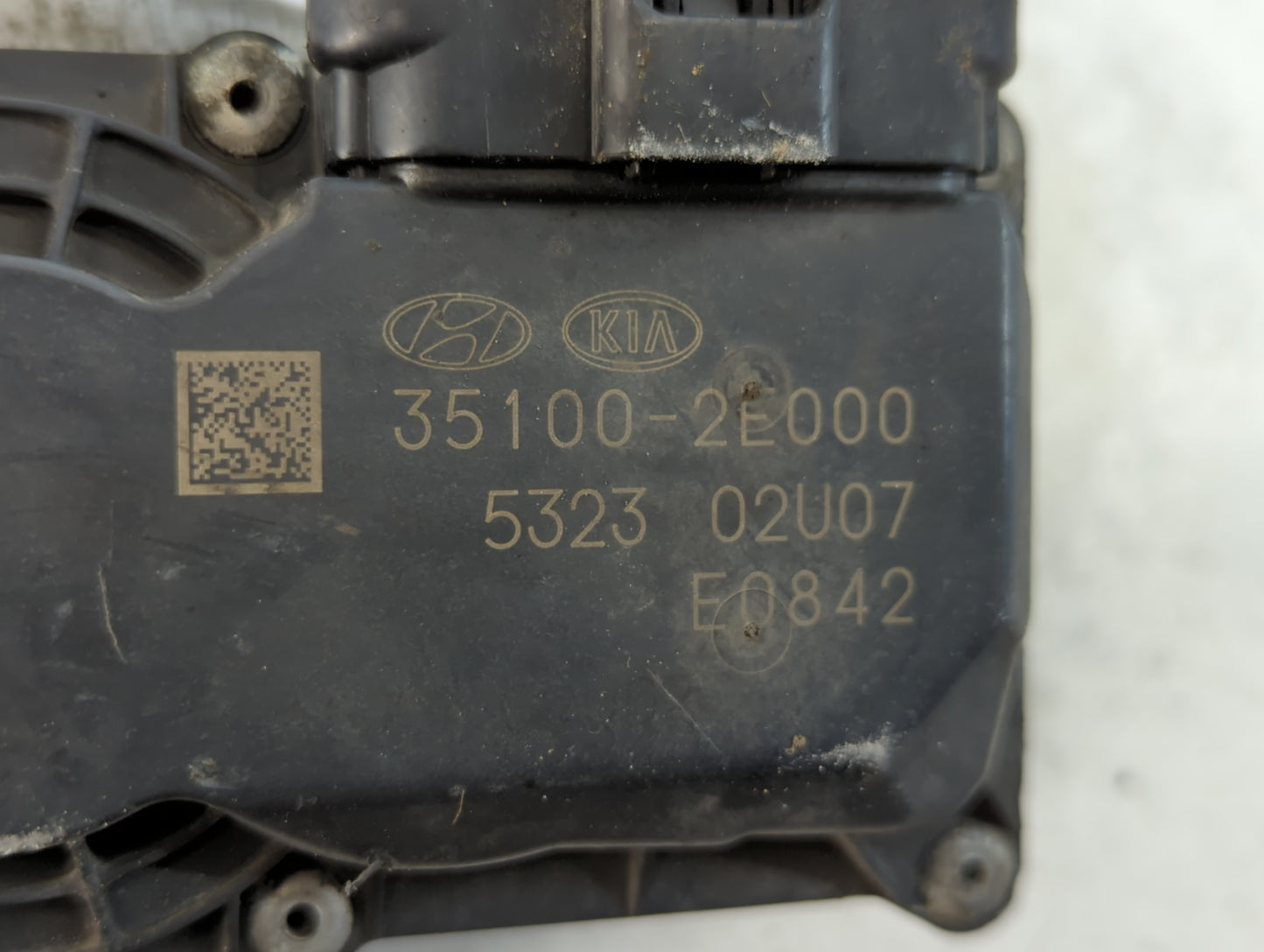 2012-2019 Kia Soul Throttle Body P/N:35100-2E000 Fits Fits 2012 2013 2014 2015 2016 2017 2018 2019 OEM Used Auto Parts - Oem