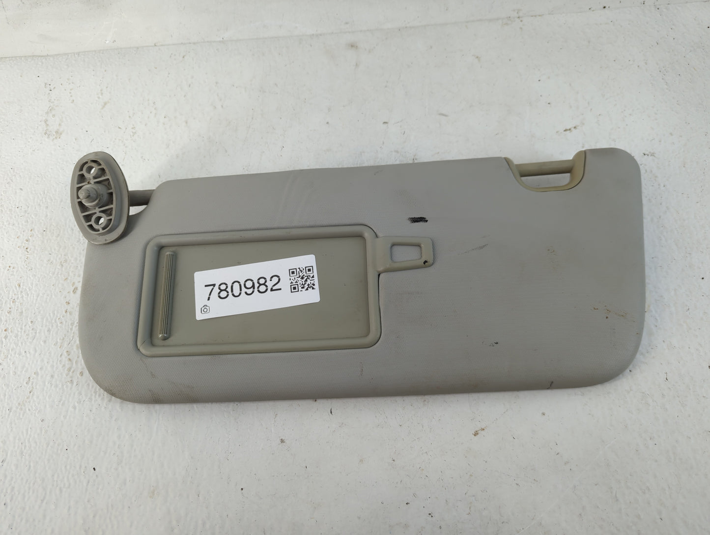 2014-2019 Kia Soul Sun Visor Shade Replacement Driver Left Mirror Fits Fits 2014 2015 2016 2017 2018 2019 OEM Used Auto Part