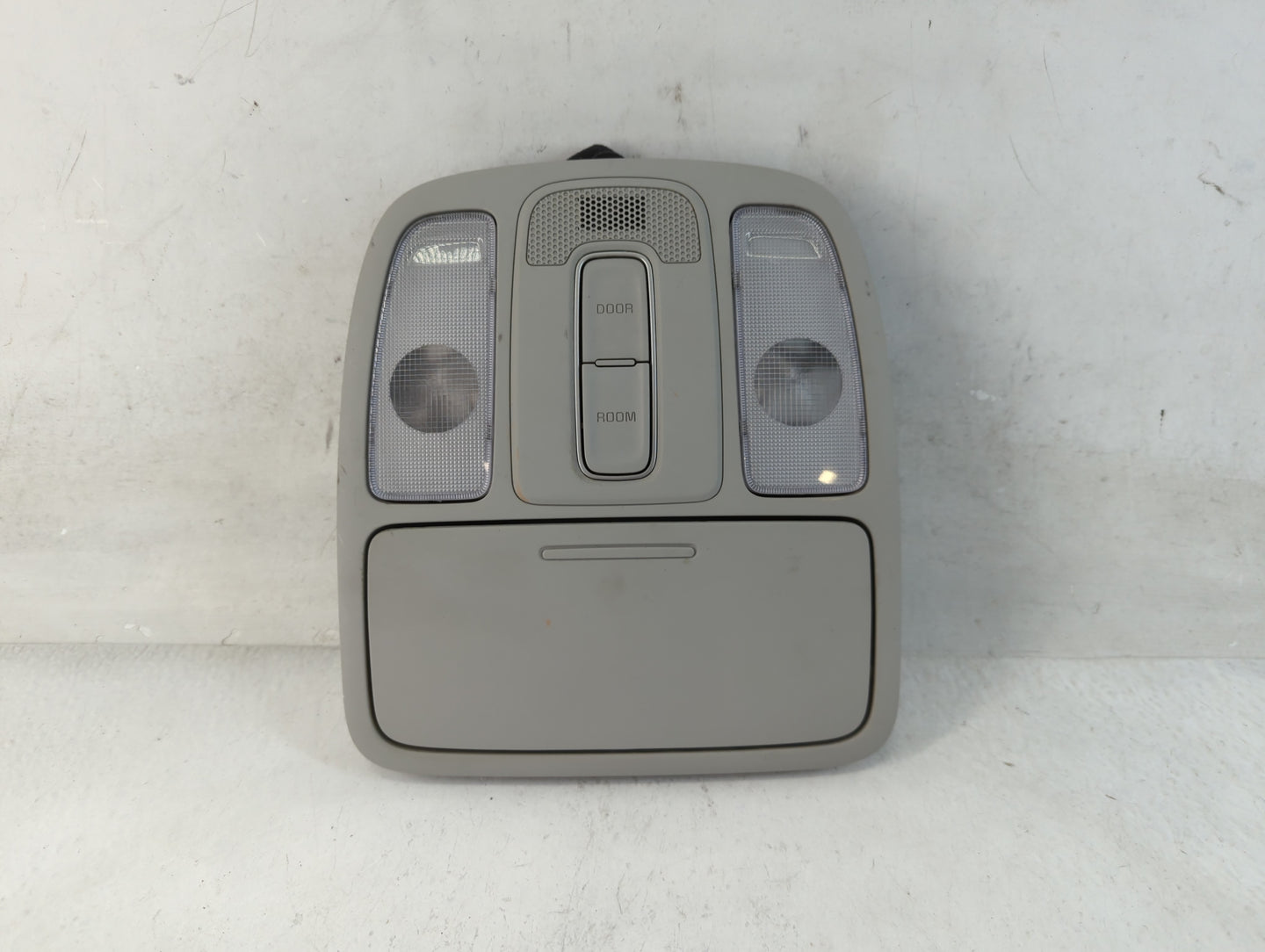 2014-2019 Kia Soul Overhead Roof Console 838866 - Oemusedautoparts1.com