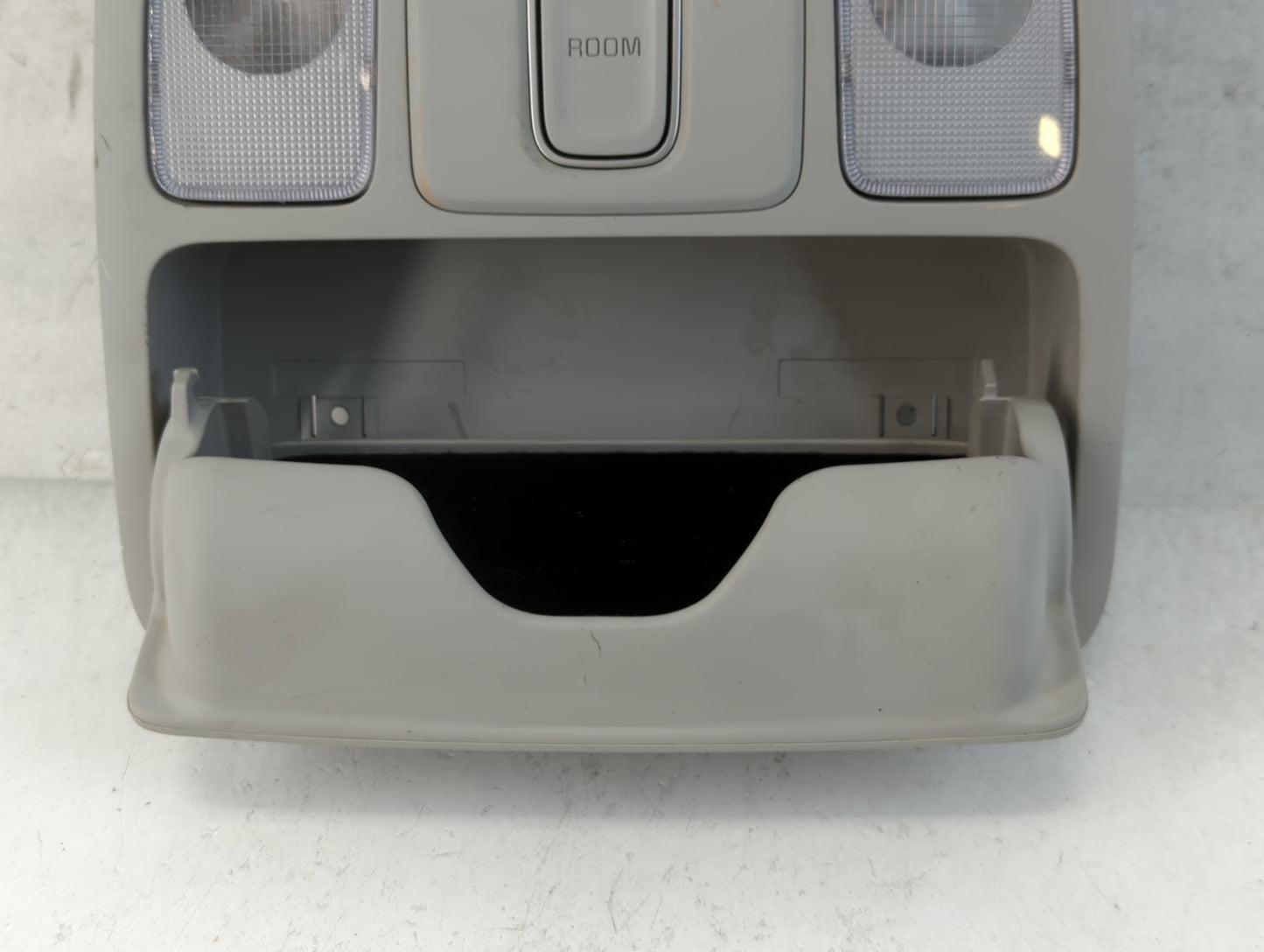 2014-2019 Kia Soul Overhead Roof Console 838866 - Oemusedautoparts1.com