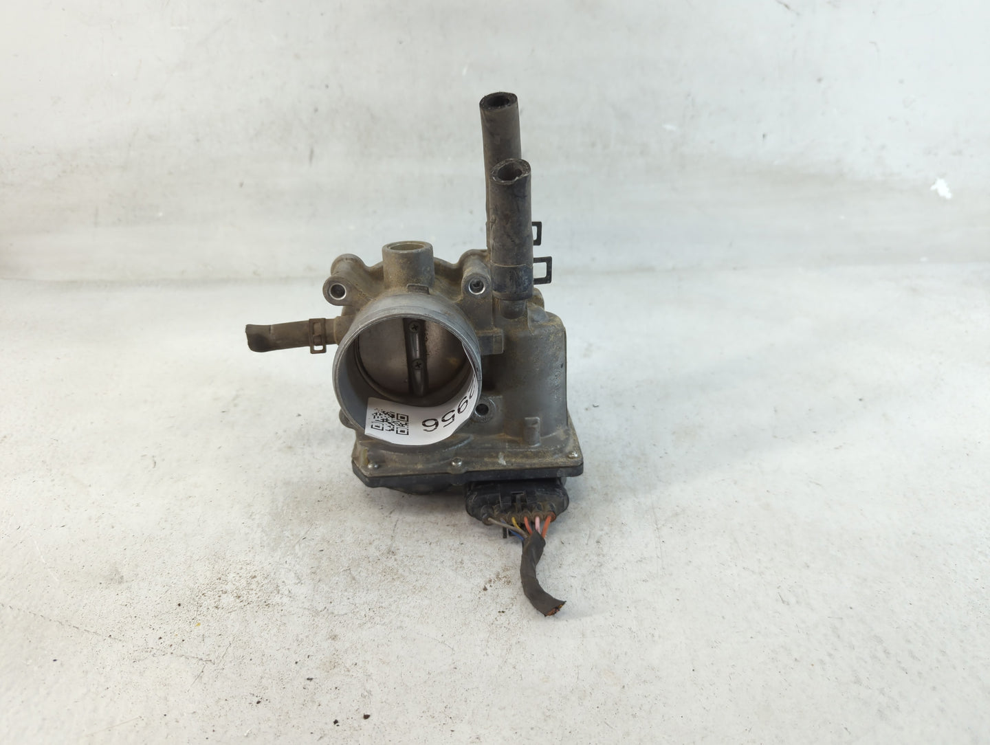 2012-2019 Kia Soul Throttle Body P/N:35100-2B300 Fits Fits 2012 2013 2014 2015 2016 2017 2018 2019 OEM Used Auto Parts - Oem
