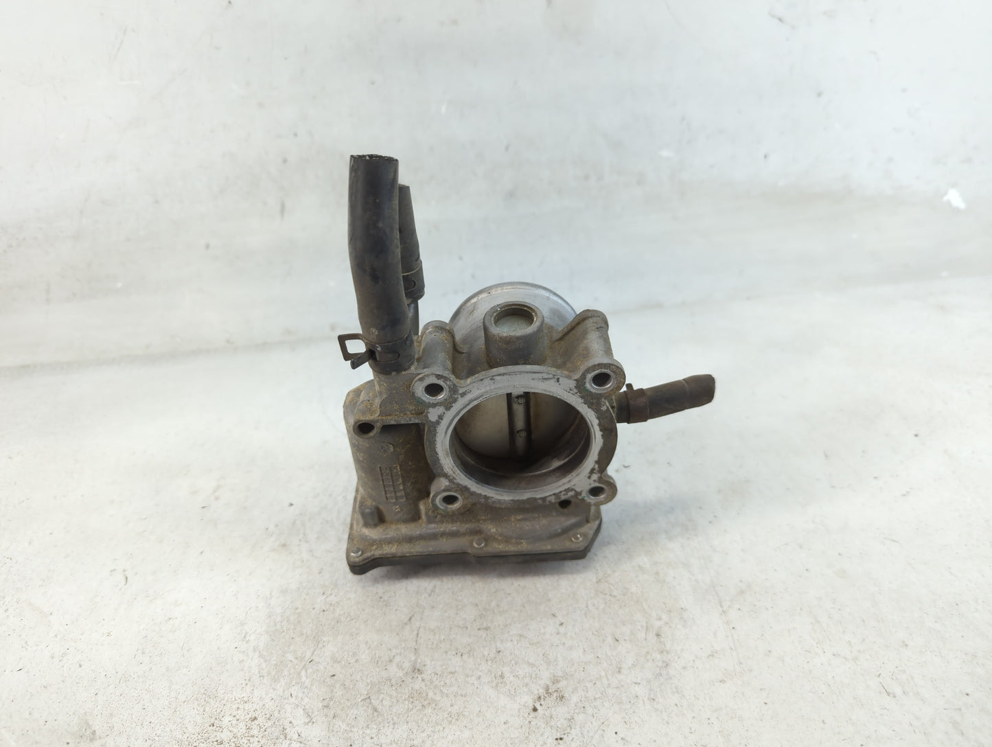 2012-2019 Kia Soul Throttle Body P/N:35100-2B300 Fits Fits 2012 2013 2014 2015 2016 2017 2018 2019 OEM Used Auto Parts - Oem