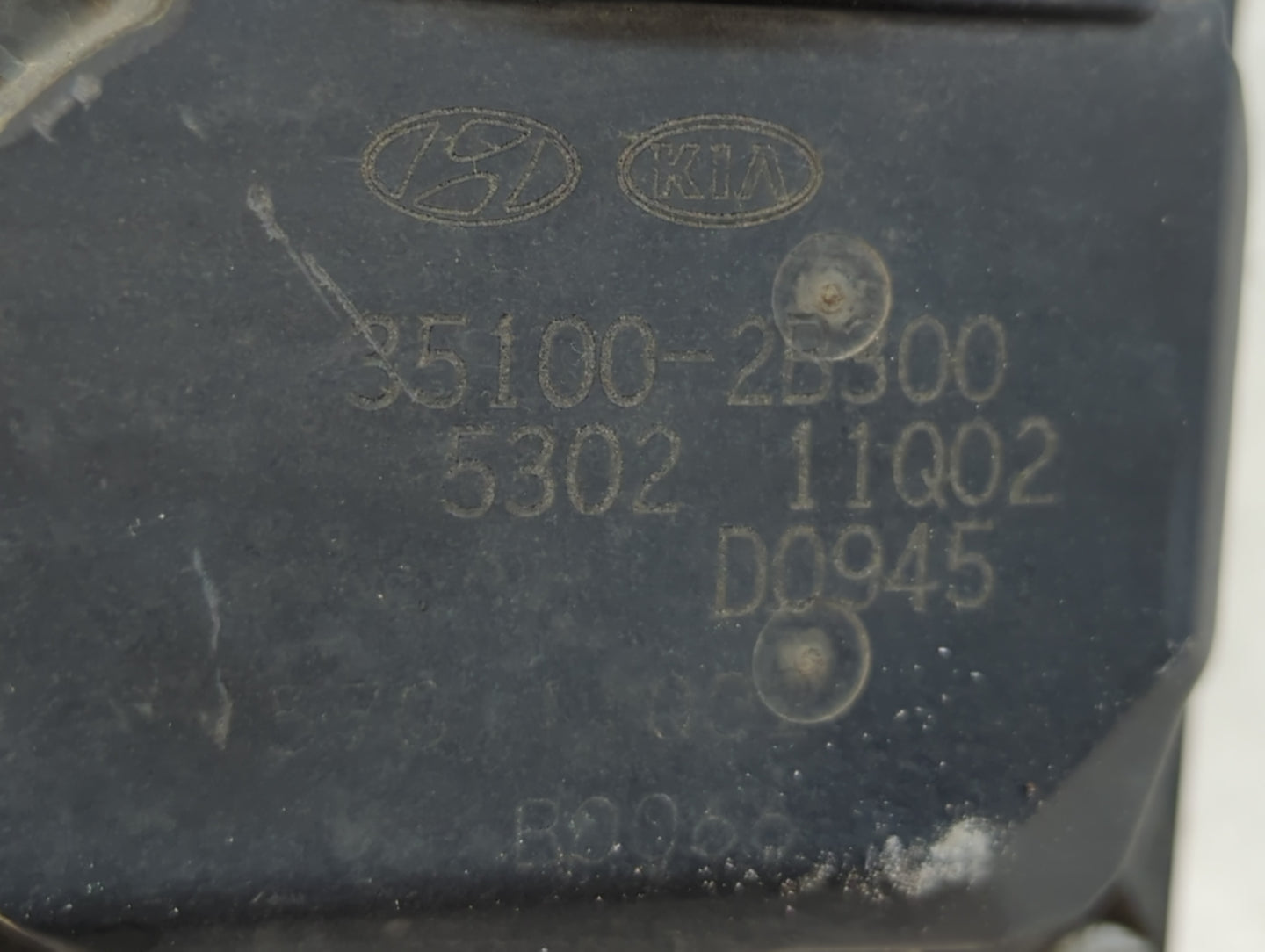 2012-2019 Kia Soul Throttle Body P/N:35100-2B300 Fits Fits 2012 2013 2014 2015 2016 2017 2018 2019 OEM Used Auto Parts - Oem