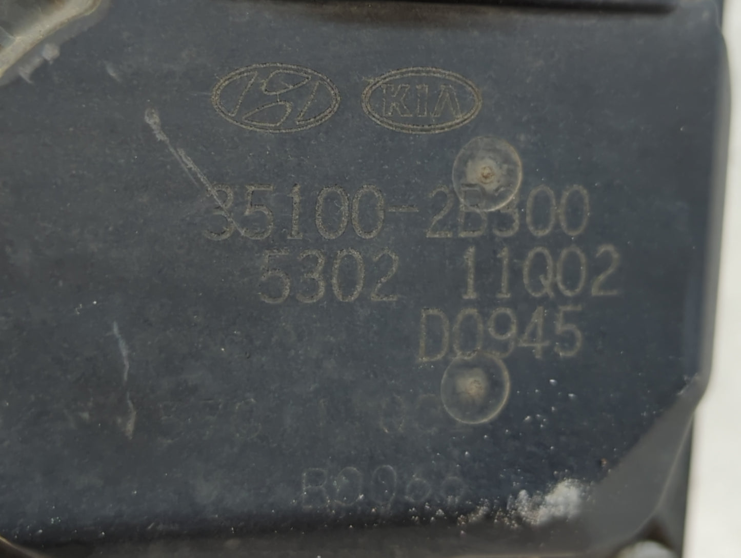 2012-2019 Kia Soul Throttle Body P/N:35100-2B300 Fits Fits 2012 2013 2014 2015 2016 2017 2018 2019 OEM Used Auto Parts - Oem