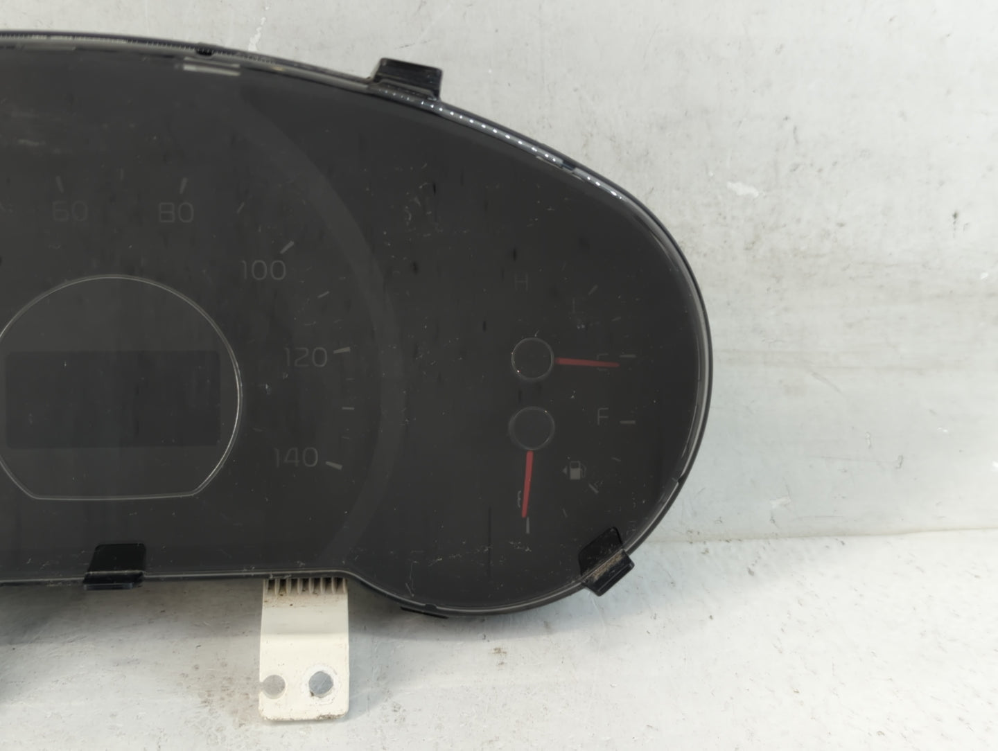 2014-2015 Kia Soul Instrument Cluster Speedometer Gauges P/N:94006-B2520 Fits Fits 2014 2015 OEM Used Auto Parts - Oemusedau