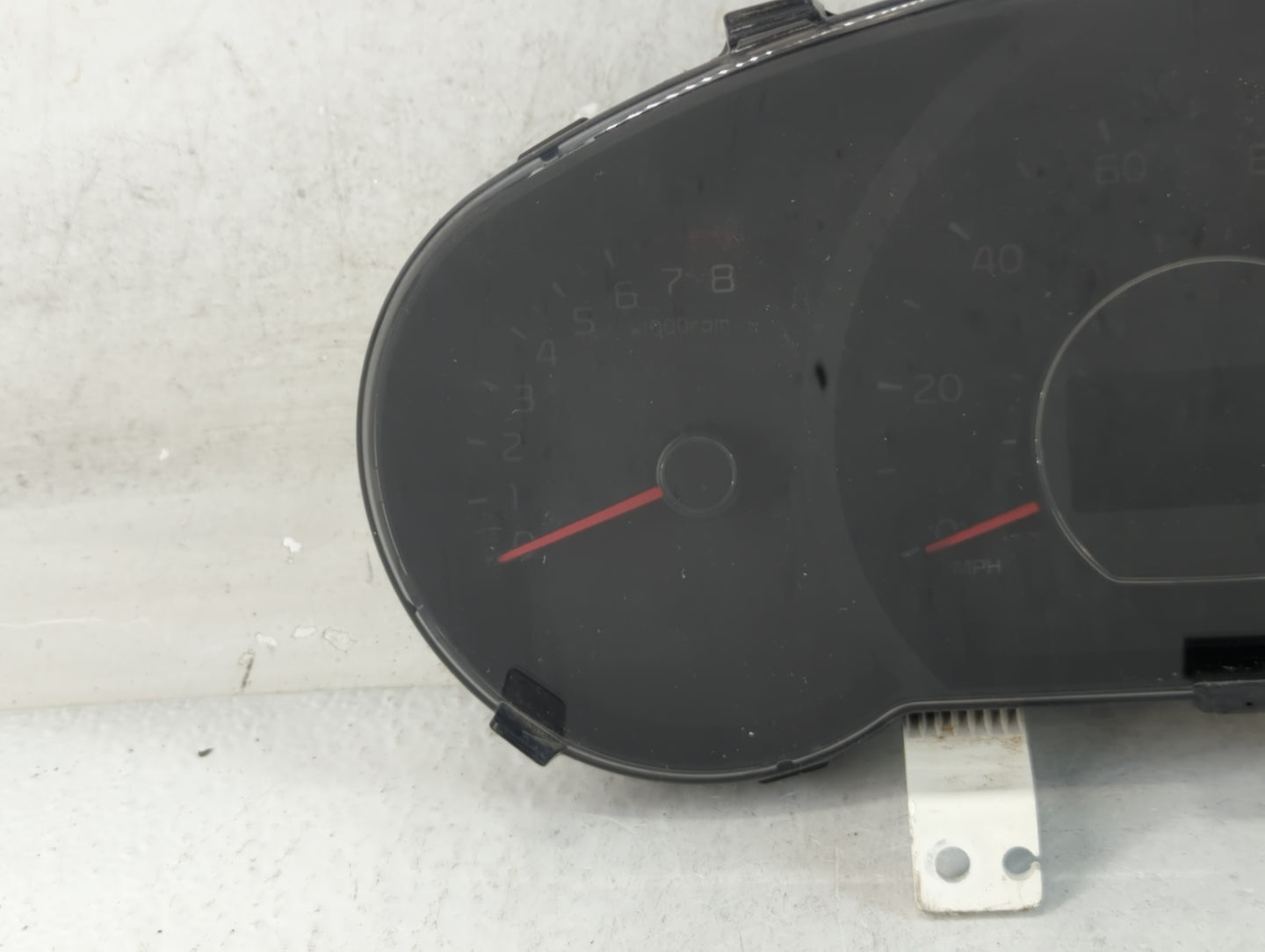 2014-2015 Kia Soul Instrument Cluster Speedometer Gauges P/N:94006-B2510 Fits Fits 2014 2015 OEM Used Auto Parts - Oemusedau