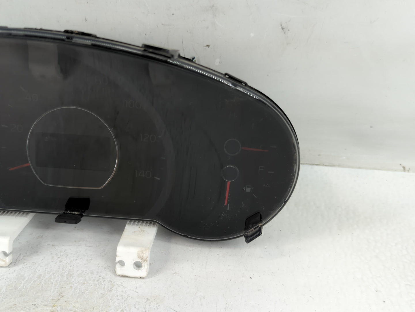 2014-2015 Kia Soul Instrument Cluster Speedometer Gauges P/N:94006-B2510 Fits Fits 2014 2015 OEM Used Auto Parts - Oemusedau
