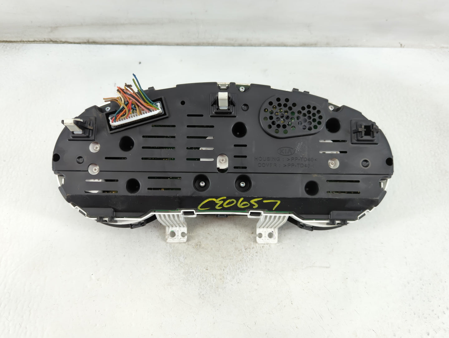 2014-2015 Kia Soul Instrument Cluster Speedometer Gauges P/N:94006-B2510 Fits Fits 2014 2015 OEM Used Auto Parts - Oemusedau
