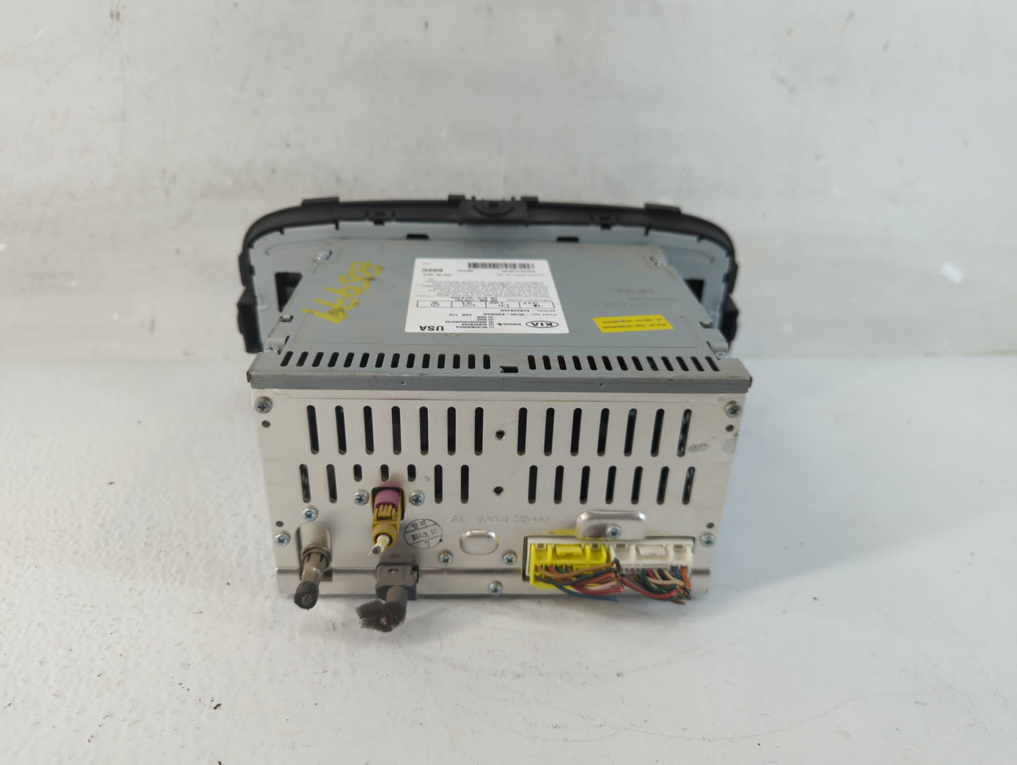 2014-2016 Kia Soul Radio AM FM Cd Player Receiver Replacement P/N:96160-B2020CA Fits Fits 2014 2015 2016 OEM Used Auto Parts