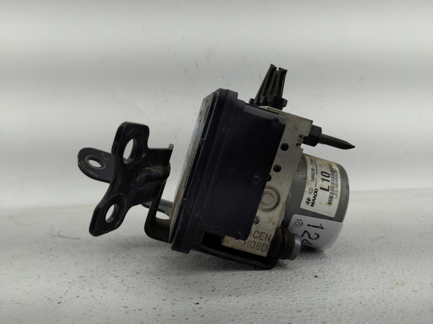 2014-2016 Kia Sportage ABS Pump Control Module Replacement P/N:58920-3W810 BE6003O305 Fits Fits 2014 2015 2016 OEM Used Auto