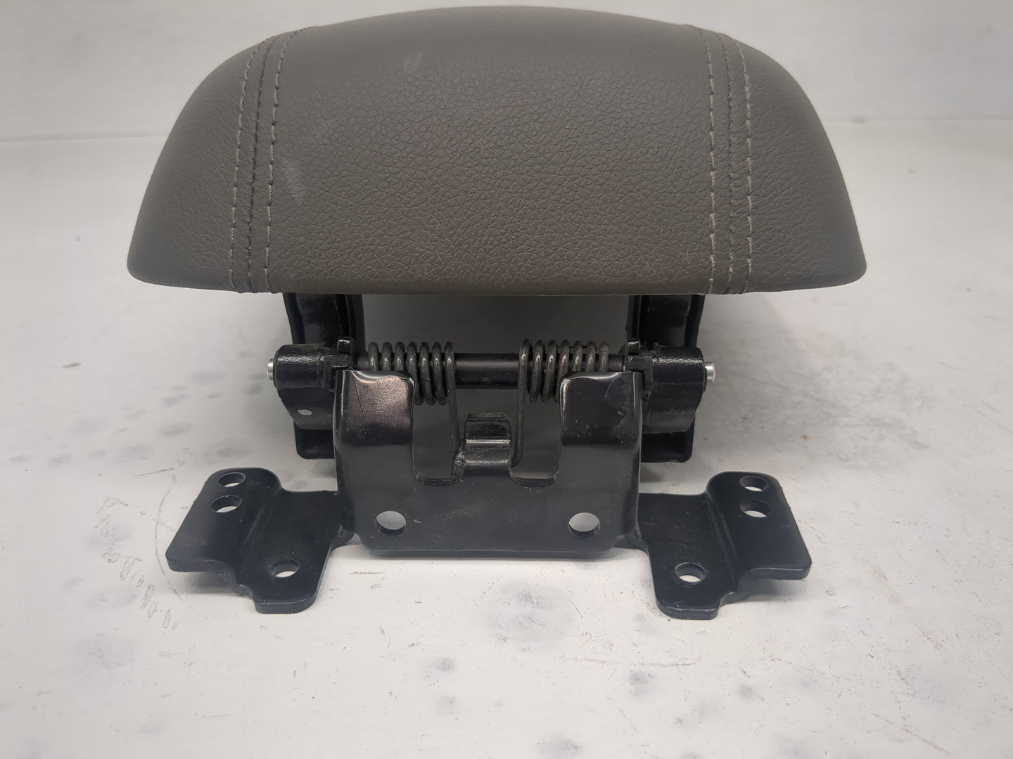 2014 Kia Sportage Center Console Armrest Cover Lid Fits OEM Used Auto Parts - Oemusedautoparts1.com
