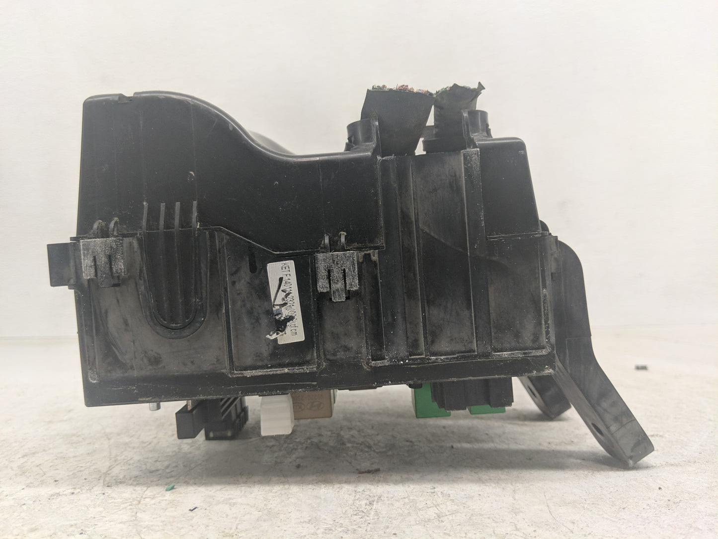 2014-2016 Kia Sportage Fusebox Fuse Box Panel Relay Module Fits Fits 2014 2015 2016 OEM Used Auto Parts - Oemusedautoparts1.
