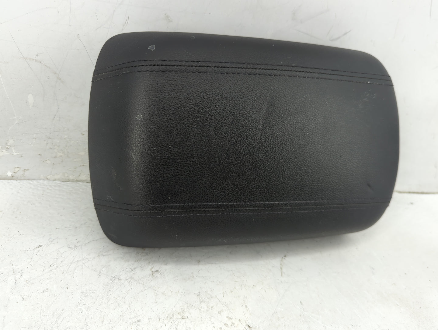 2014 Kia Sportage Center Console Armrest Cover Lid Fits OEM Used Auto Parts - Oemusedautoparts1.com
