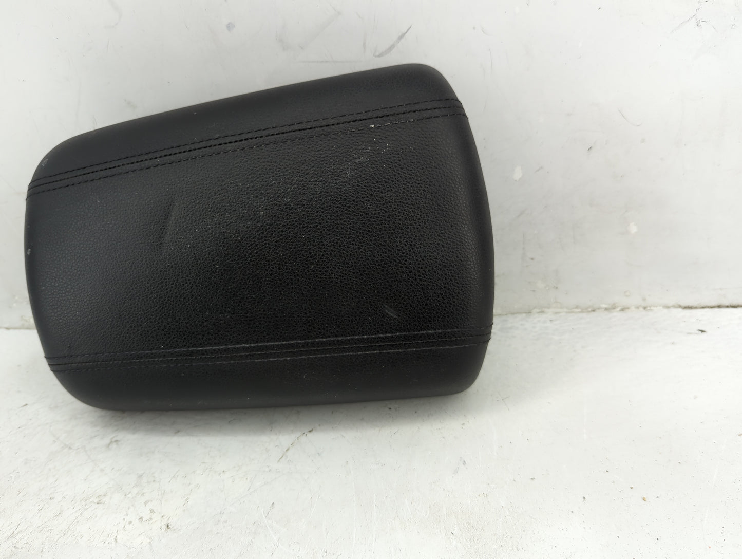 2014 Kia Sportage Center Console Armrest Cover Lid Fits OEM Used Auto Parts - Oemusedautoparts1.com