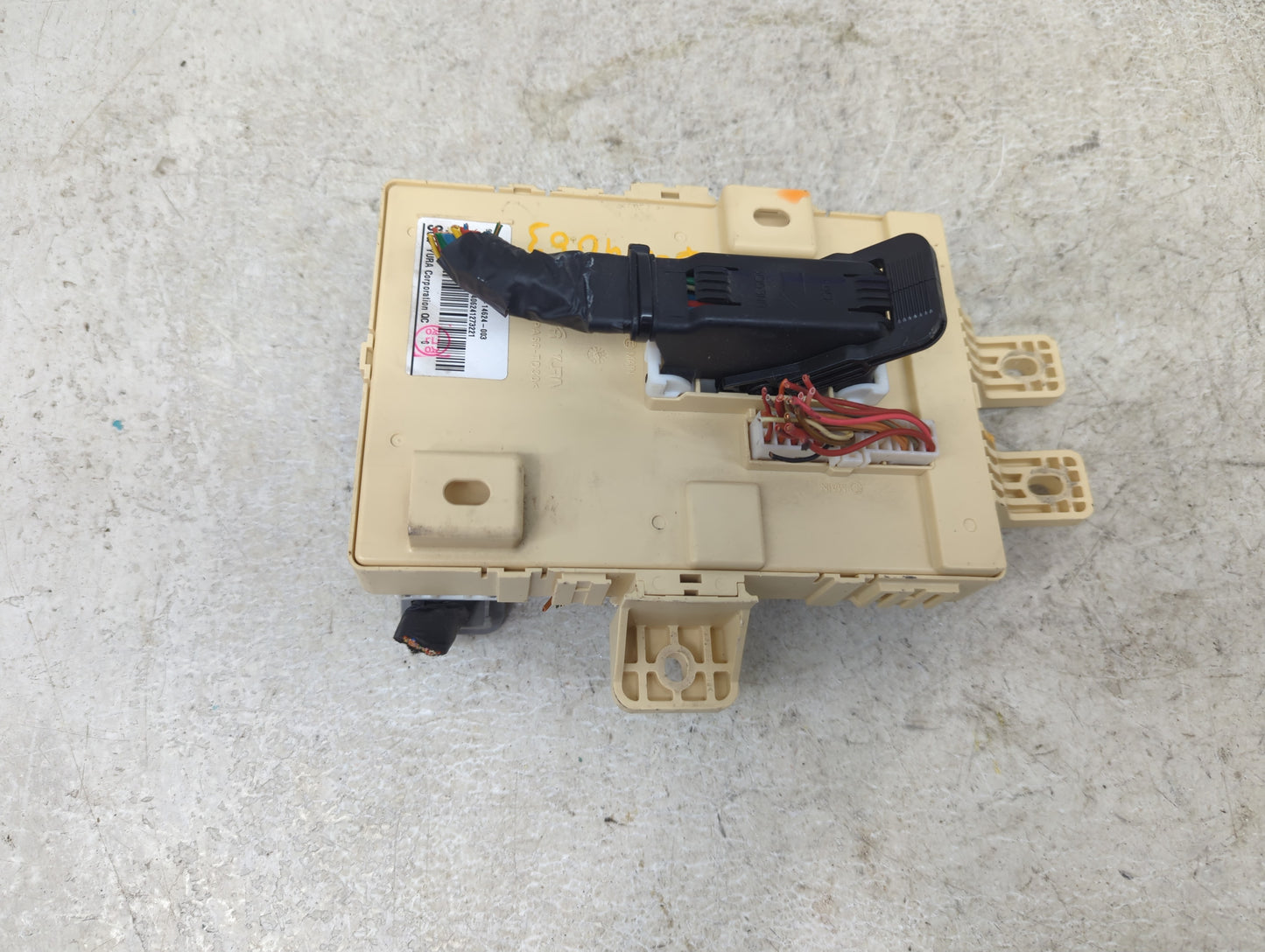 2014-2016 Kia Sportage Fusebox Fuse Box Panel Relay Module P/N:91950-3W013 Fits Fits 2014 2015 2016 OEM Used Auto Parts - Oe