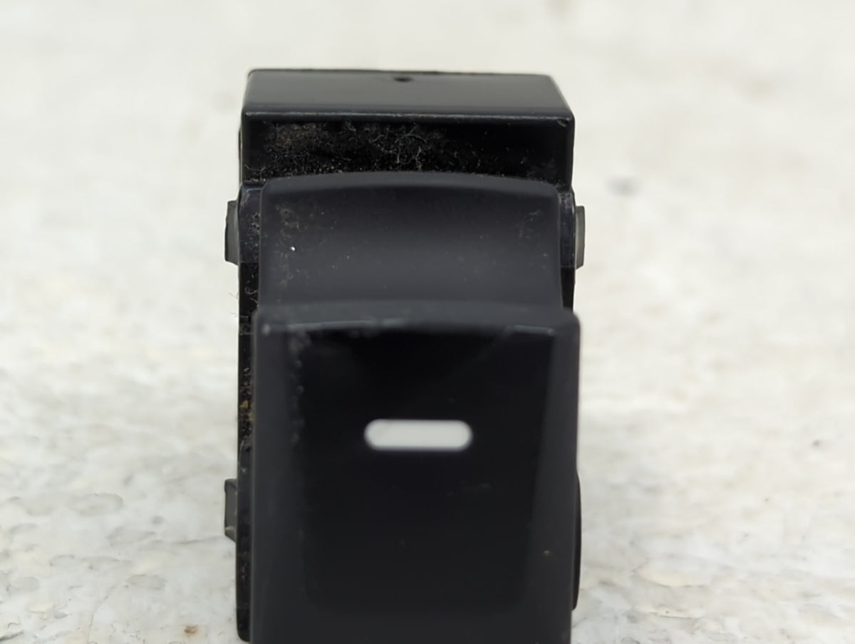 2014 Kia Sportage Passenger Right Power Window Switch - Oemusedautoparts1.com