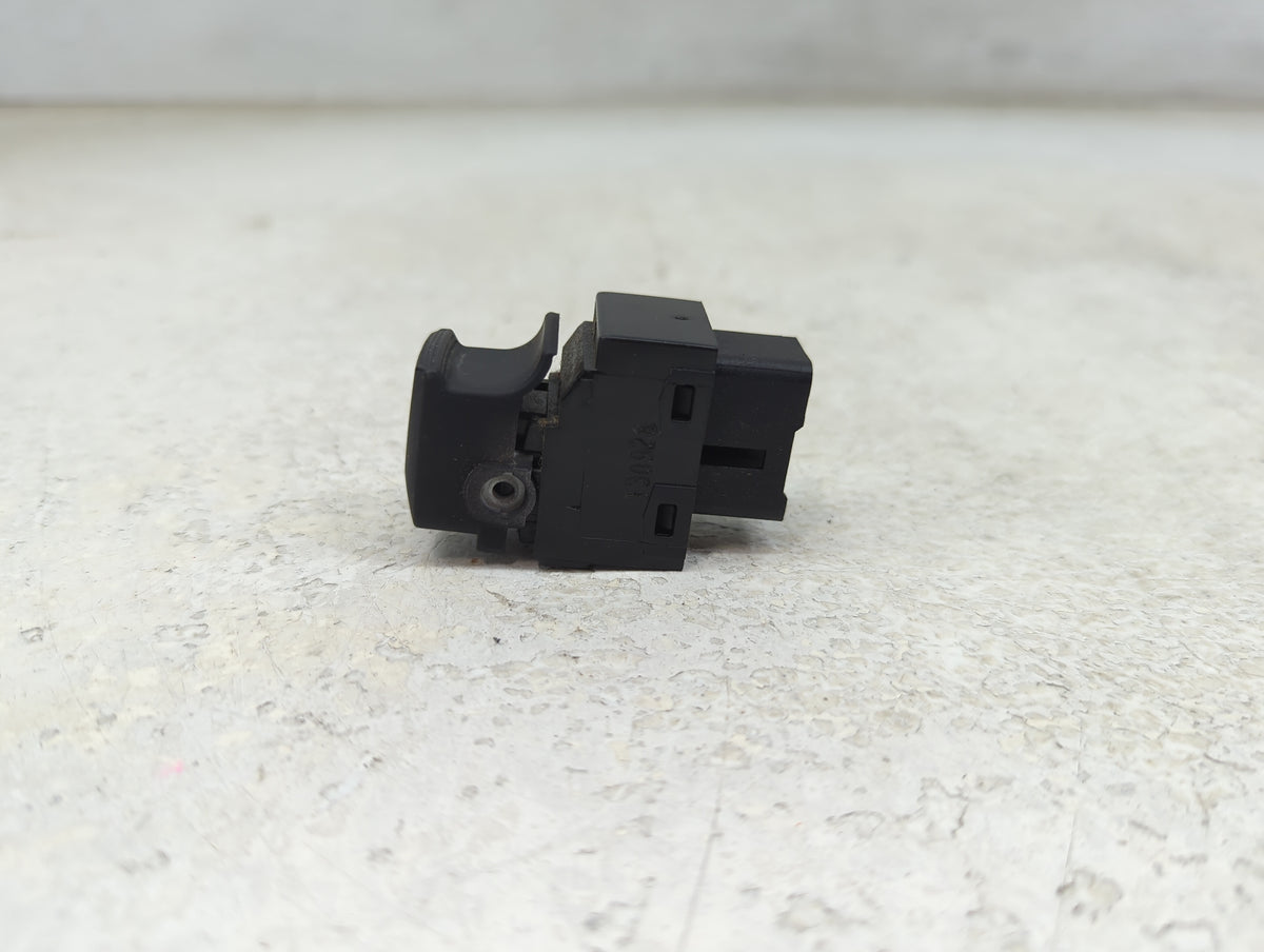 2014 Kia Sportage Passenger Right Power Window Switch - Oemusedautoparts1.com
