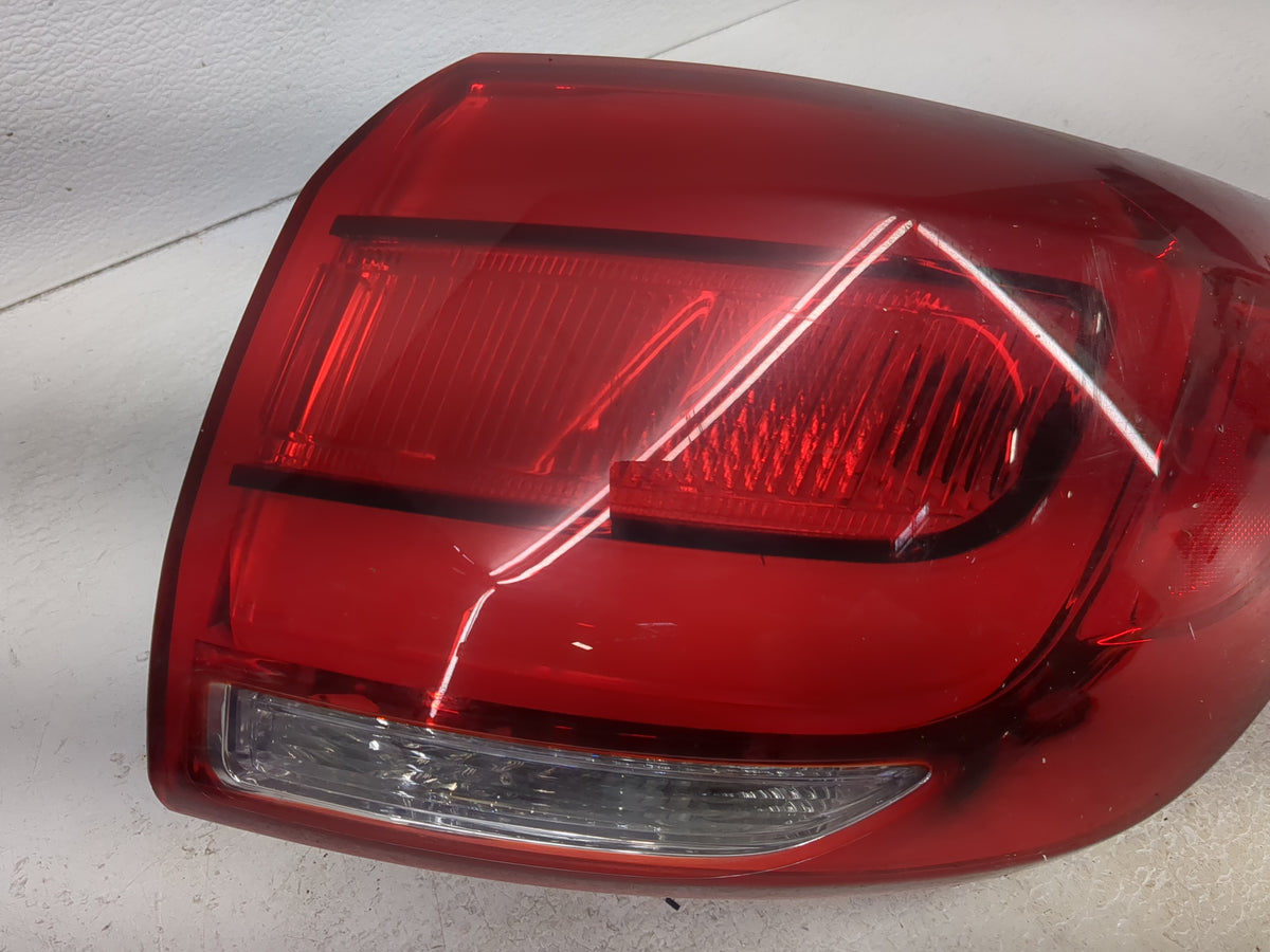 2014-2016 Kia Sportage Tail Light Assembly Passenger Right OEM P/N:92402-3W5 Fits Fits 2014 2015 2016 OEM Used Auto Parts - 