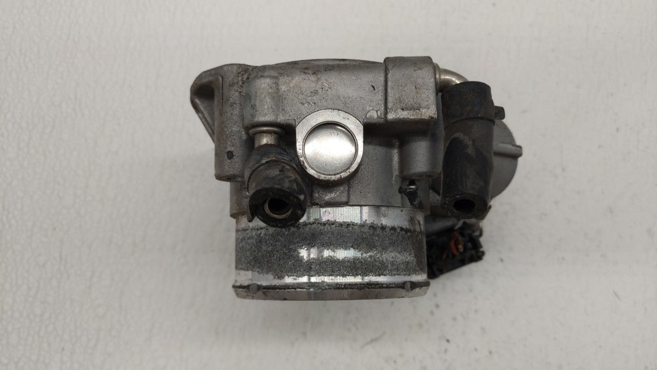 2014-2016 Kia Sportage Throttle Body P/N:35100-2G700 Fits Fits 2011 2012 2013 2014 2015 2016 OEM Used Auto Parts - Oemusedau