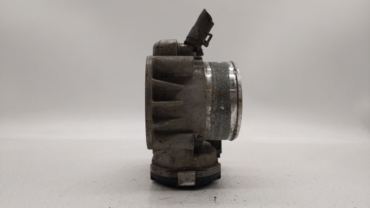 2014-2016 Kia Sportage Throttle Body P/N:35100-2G700 Fits Fits 2011 2012 2013 2014 2015 2016 OEM Used Auto Parts - Oemusedau