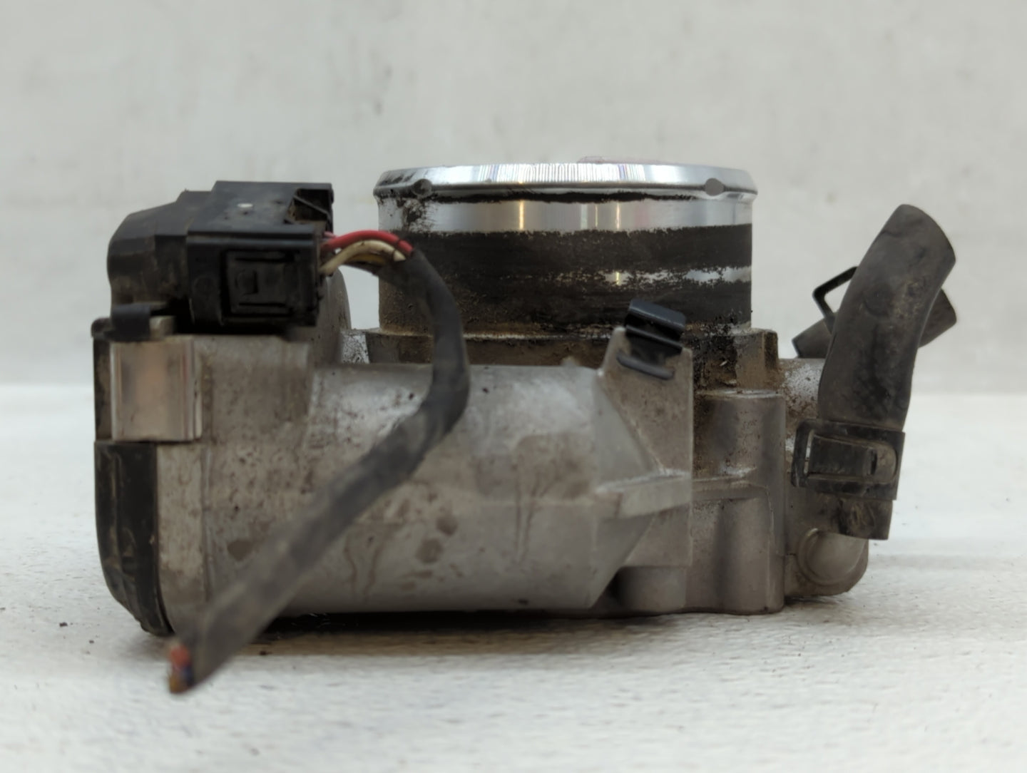 2014-2016 Kia Sportage Throttle Body P/N:35100-2G700 Fits Fits 2011 2012 2013 2014 2015 2016 OEM Used Auto Parts - Oemusedau