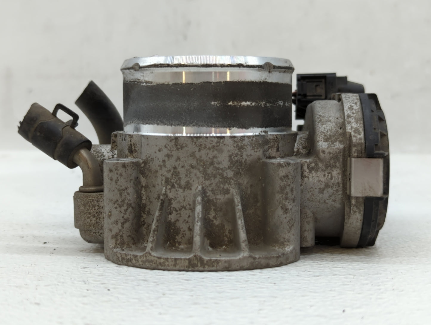 2014-2016 Kia Sportage Throttle Body P/N:35100-2G700 Fits Fits 2011 2012 2013 2014 2015 2016 OEM Used Auto Parts - Oemusedau