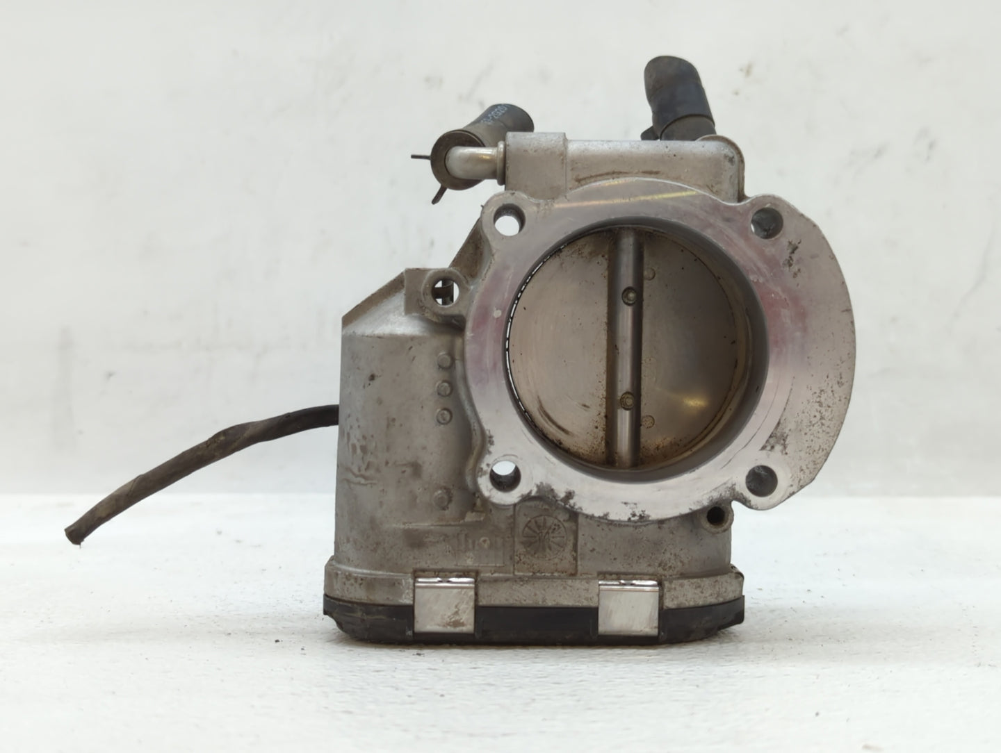 2014-2016 Kia Sportage Throttle Body P/N:35100-2G700 Fits Fits 2011 2012 2013 2014 2015 2016 OEM Used Auto Parts - Oemusedau