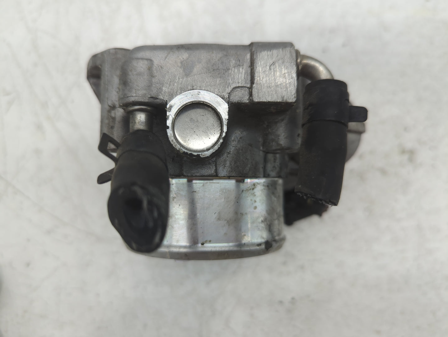 2014-2016 Kia Sportage Throttle Body P/N:90 4501 0001 35100-2G700 Fits Fits 2011 2012 2013 2014 2015 2016 OEM Used Auto Part