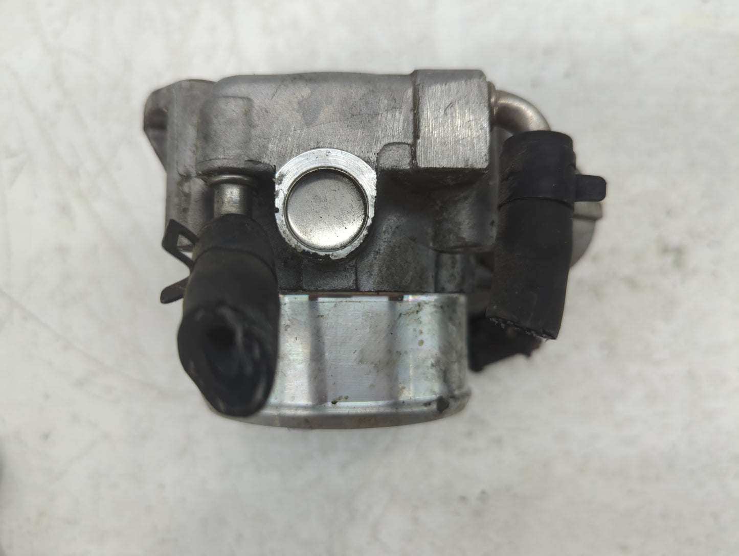 2014-2016 Kia Sportage Throttle Body P/N:90 4501 0001 35100-2G700 Fits Fits 2011 2012 2013 2014 2015 2016 OEM Used Auto Part