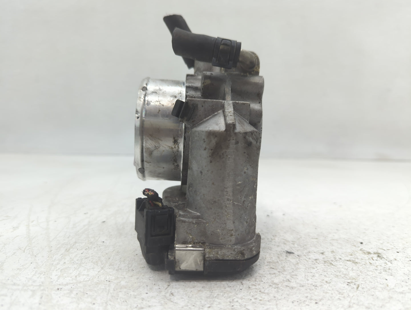 2014-2016 Kia Sportage Throttle Body P/N:90 4501 0001 35100-2G700 Fits Fits 2011 2012 2013 2014 2015 2016 OEM Used Auto Part