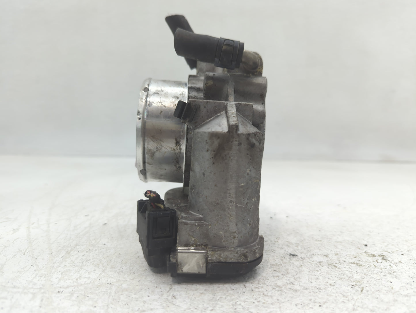 2014-2016 Kia Sportage Throttle Body P/N:90 4501 0001 35100-2G700 Fits Fits 2011 2012 2013 2014 2015 2016 OEM Used Auto Part