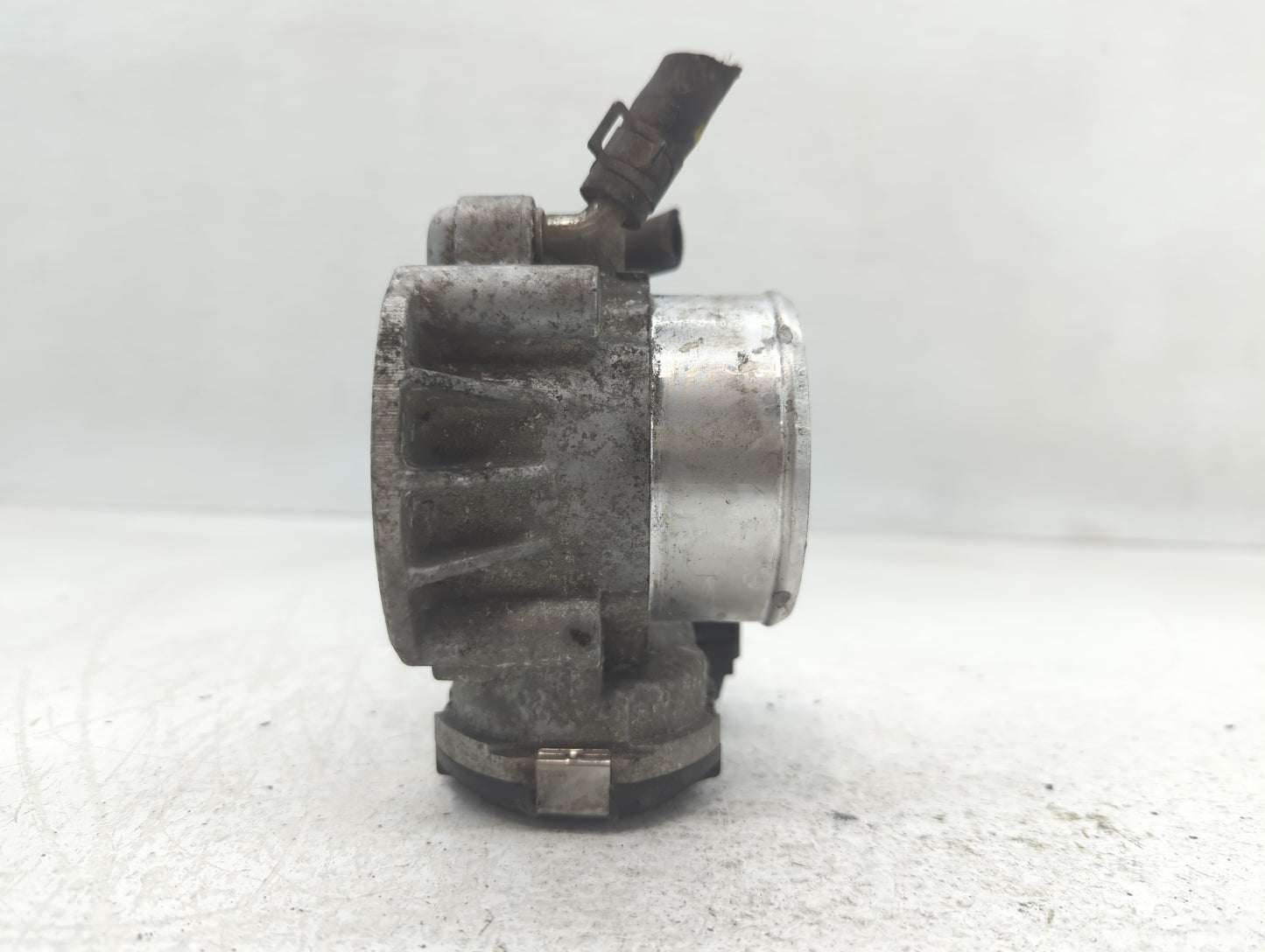 2014-2016 Kia Sportage Throttle Body P/N:90 4501 0001 35100-2G700 Fits Fits 2011 2012 2013 2014 2015 2016 OEM Used Auto Part