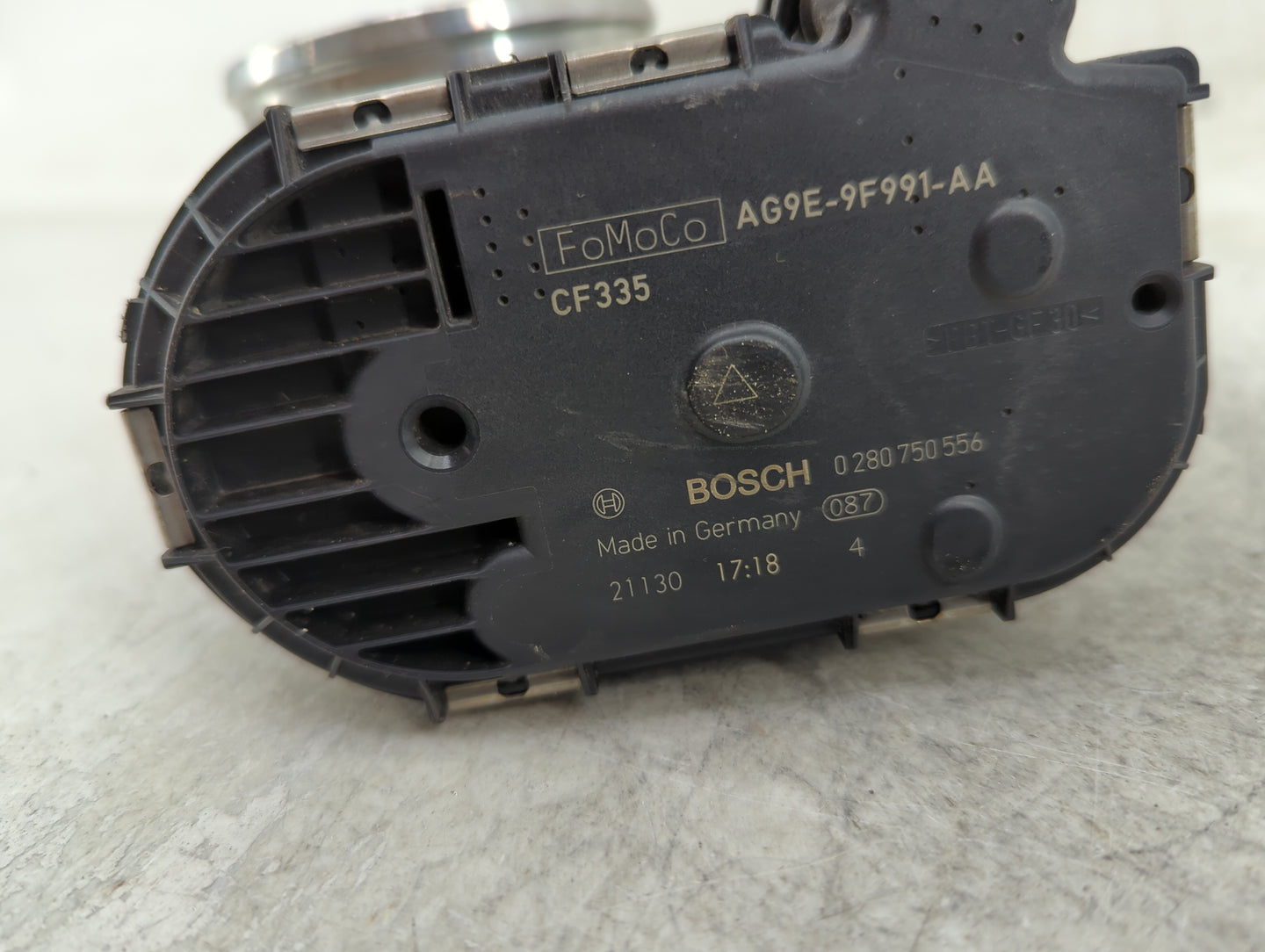 2013-2015 Land Rover Lr2 Throttle Body P/N:0 280 750 556 AG9E-9F991-AA Fits Fits 2012 2013 2014 2015 OEM Used Auto Parts - O