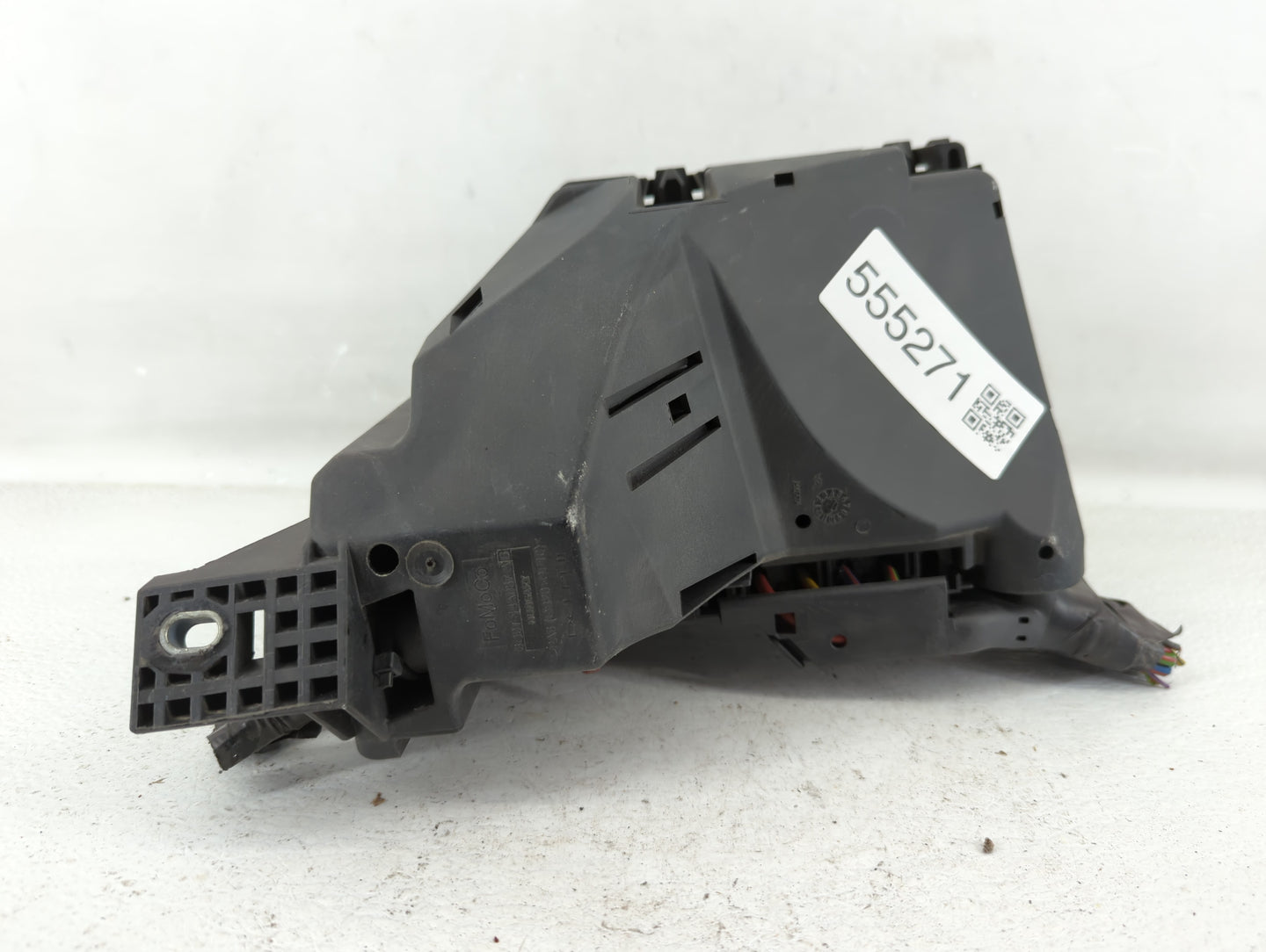 2013-2015 Land Rover Lr2 Fusebox Fuse Box Panel Relay Module P/N:6G9T-14A390-AF Fits Fits 2013 2014 2015 OEM Used Auto Parts