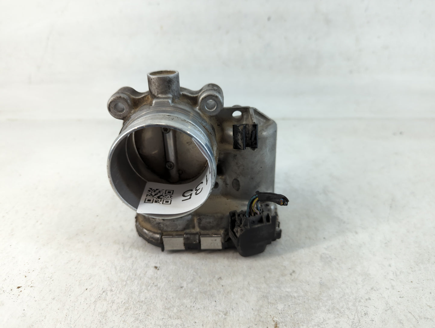 2013-2015 Land Rover Lr2 Throttle Body P/N:AG9E-9F991-AA Fits Fits 2012 2013 2014 2015 OEM Used Auto Parts - Oemusedautopart