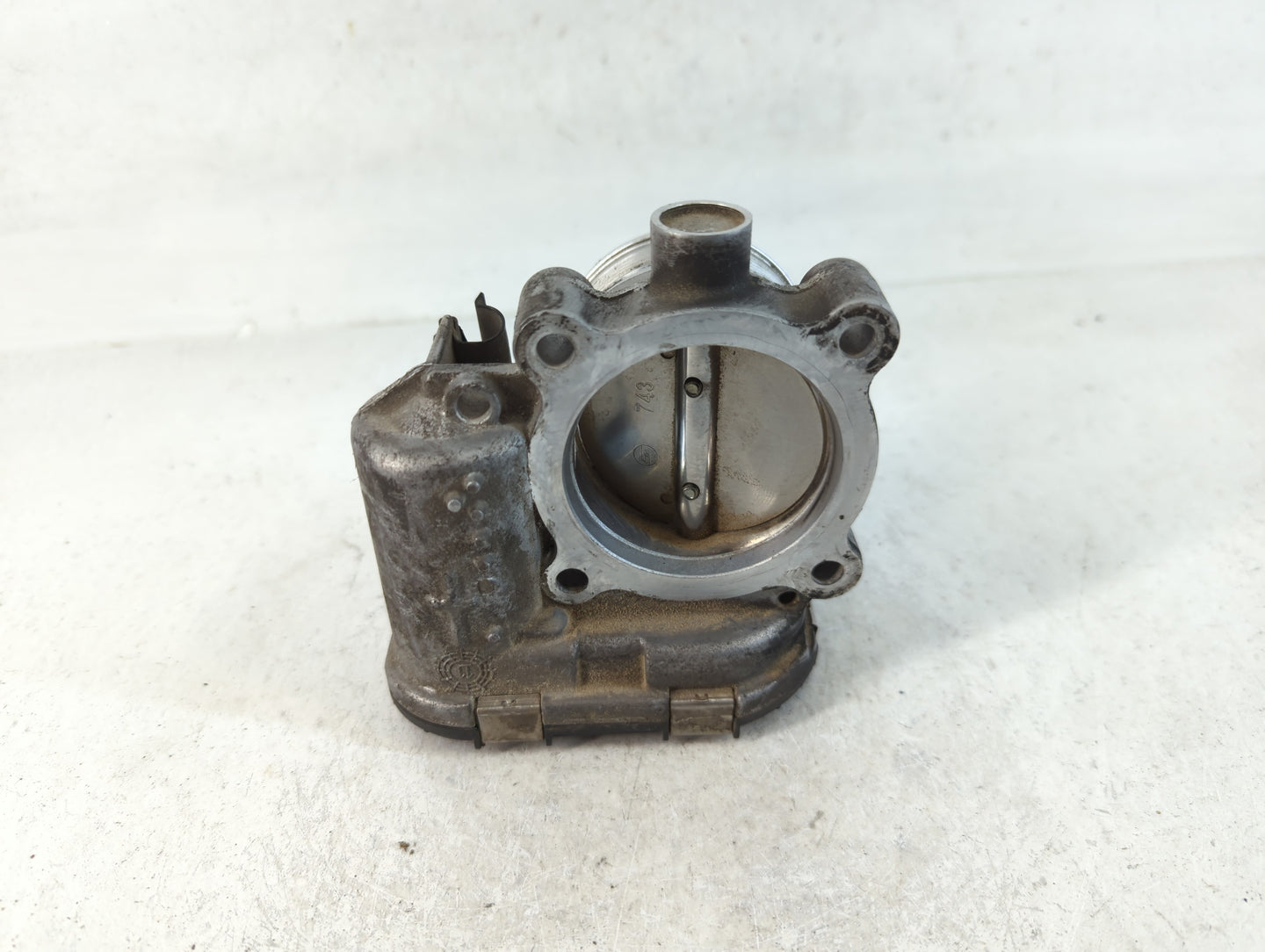 2013-2015 Land Rover Lr2 Throttle Body P/N:AG9E-9F991-AA Fits Fits 2012 2013 2014 2015 OEM Used Auto Parts - Oemusedautopart
