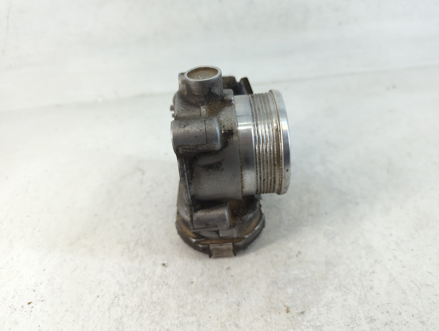 2013-2015 Land Rover Lr2 Throttle Body P/N:AG9E-9F991-AA Fits Fits 2012 2013 2014 2015 OEM Used Auto Parts - Oemusedautopart
